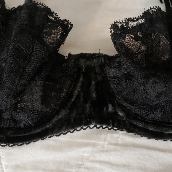 BUY 1 GET 1 FREE VICTORIA SECRET BLACK LACE BRA - Picture 4 of 8